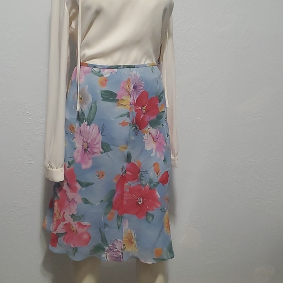 Lauren Ralph Lauren Dresses & Skirts - Lauren Ralph Lauren Light Blue Floral Midi Skirt